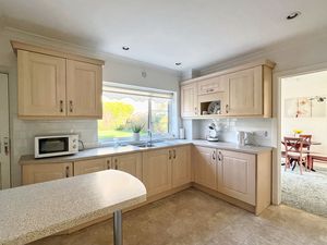 Photo 19- click for photo gallery